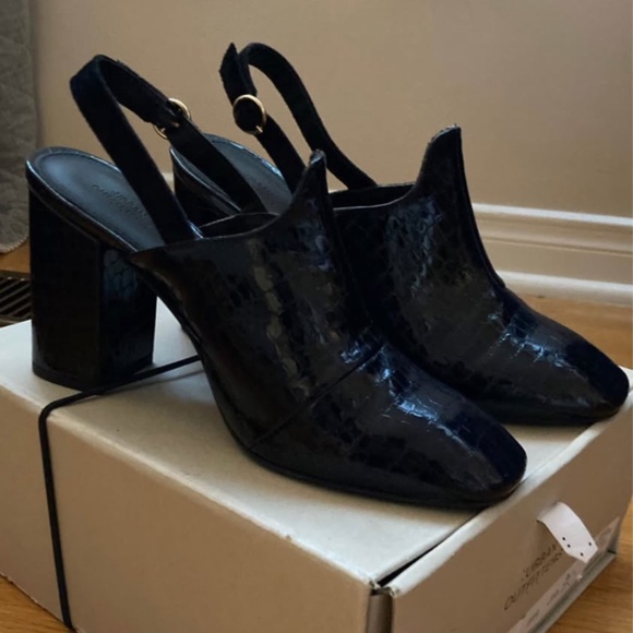 NWOT UO navy patent slingback heels - Picture 3 of 7